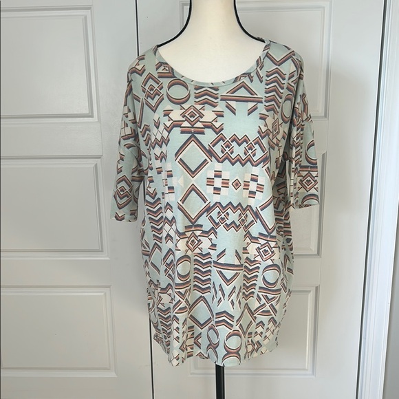 LuLaRoe Tops - LuLaRoe Geometric Patterned Women’s Tunic with 3/4 Sleeves
